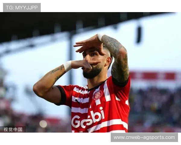 西蒙尼与维尼修斯冲突画面逐帧分析