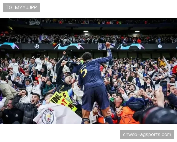 皇马球迷伯纳乌行纳粹礼被镜头捕捉,俱乐部紧急提请开除会员资格 皇马球迷伯纳乌行纳粹礼被镜头捕捉,俱乐部紧急提请开除会员资格